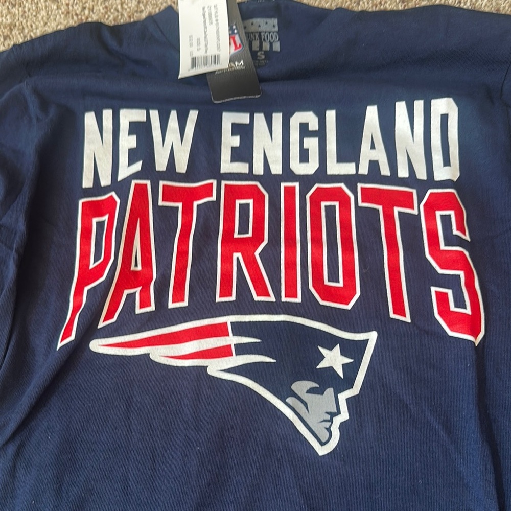 NFL New England Patriots Junk Food Clothing Long Sleeve Patriots Tee NWT - Picture 4 of 10